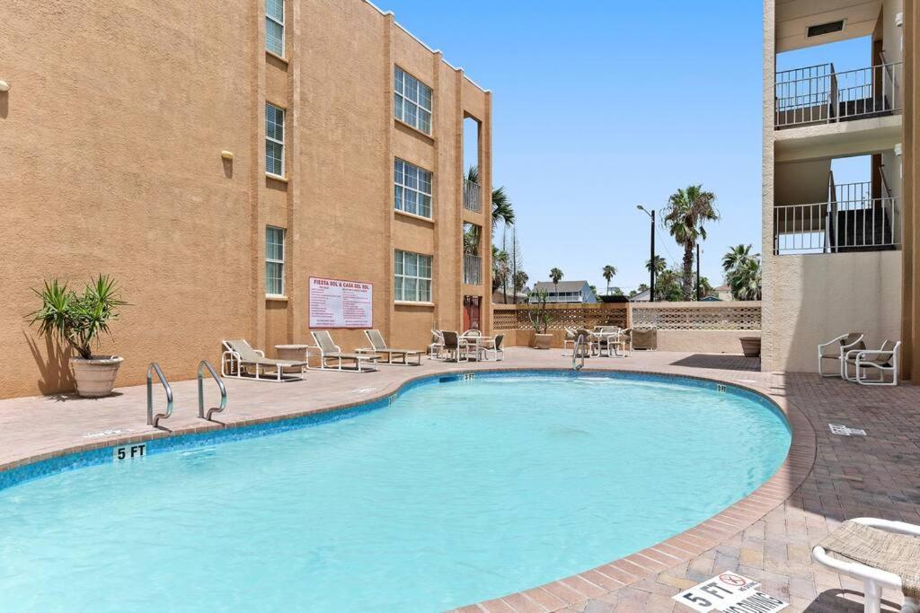 2 Bed 1 Bath Condo By Beach & Entertainment جنوب جزيرة بادري المظهر الخارجي الصورة